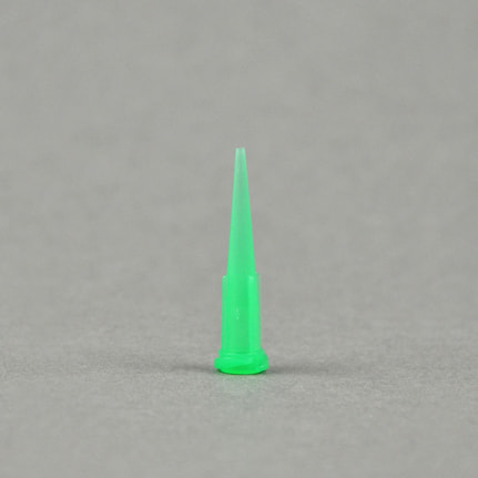 Techcon EA18TT-1 1/4 TT Series UV Blocking Tapered Flow Tip Green 18 ga x 1.25 in